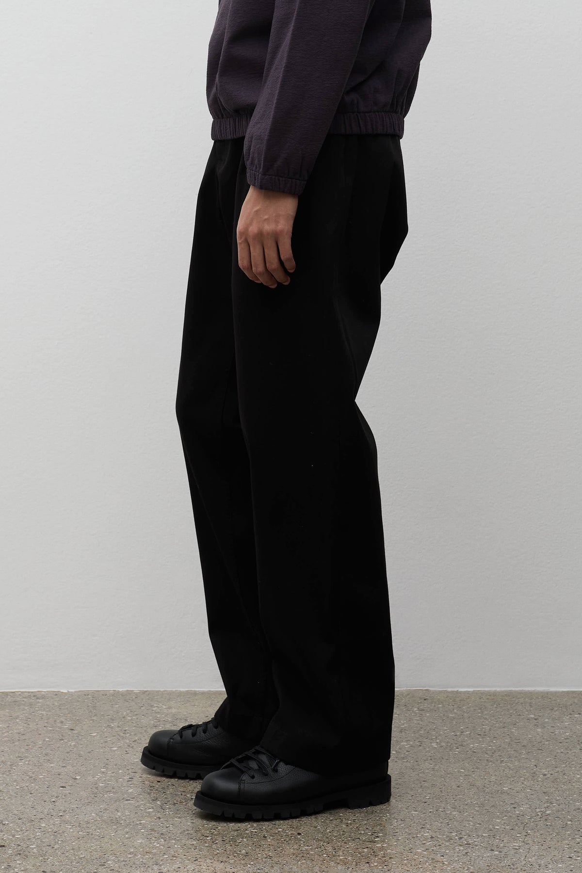 Volda Pleated Cotton Twill Trouser