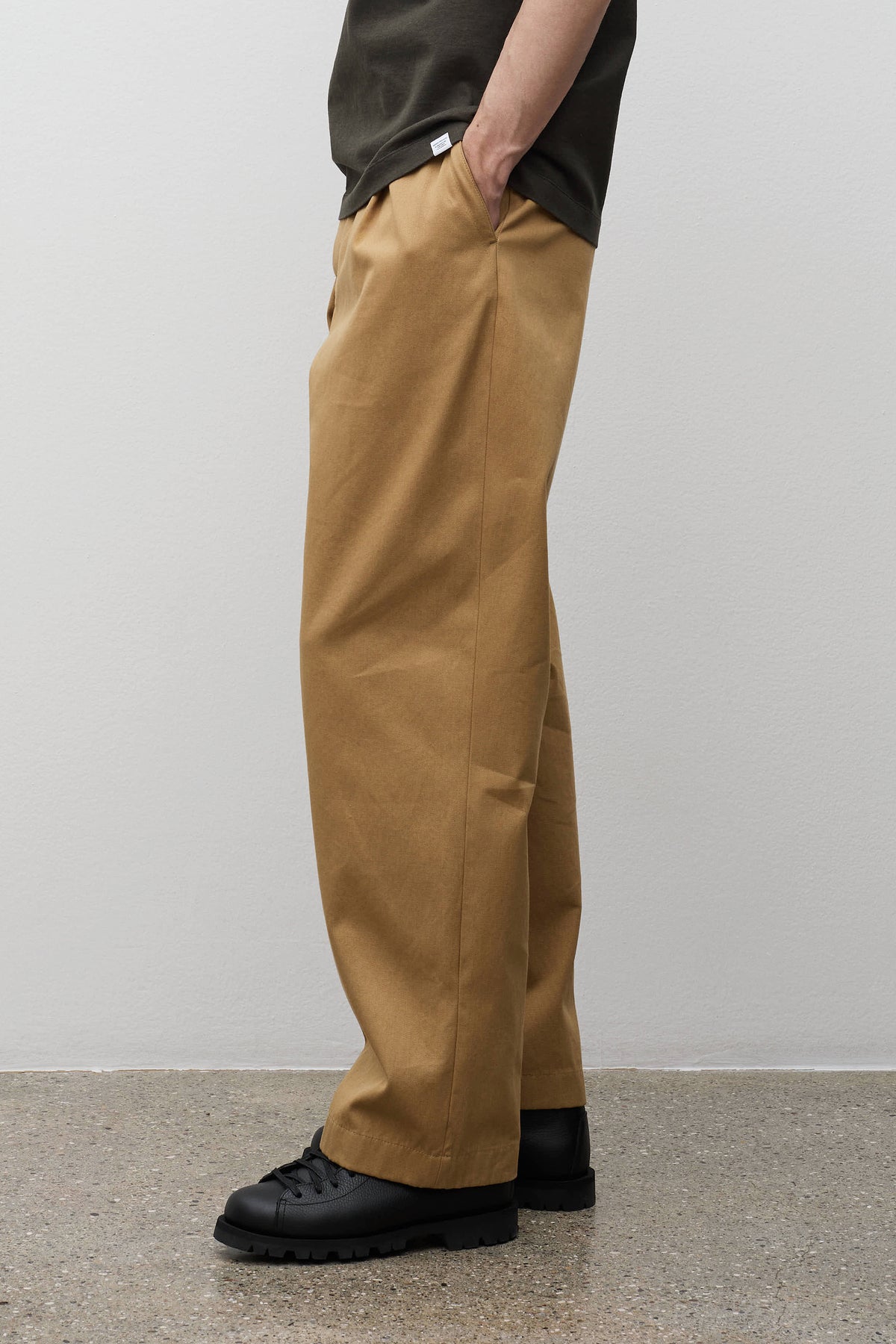 Volda Pleated Cotton Twill Trouser
