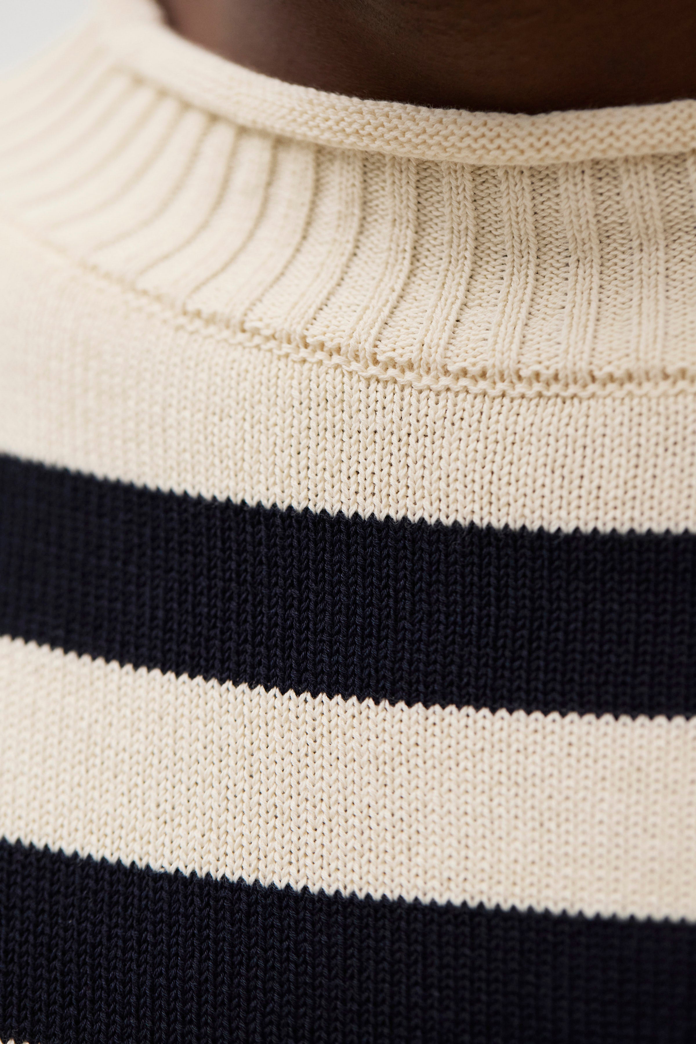Sagvatnet Roll Neck Sweater