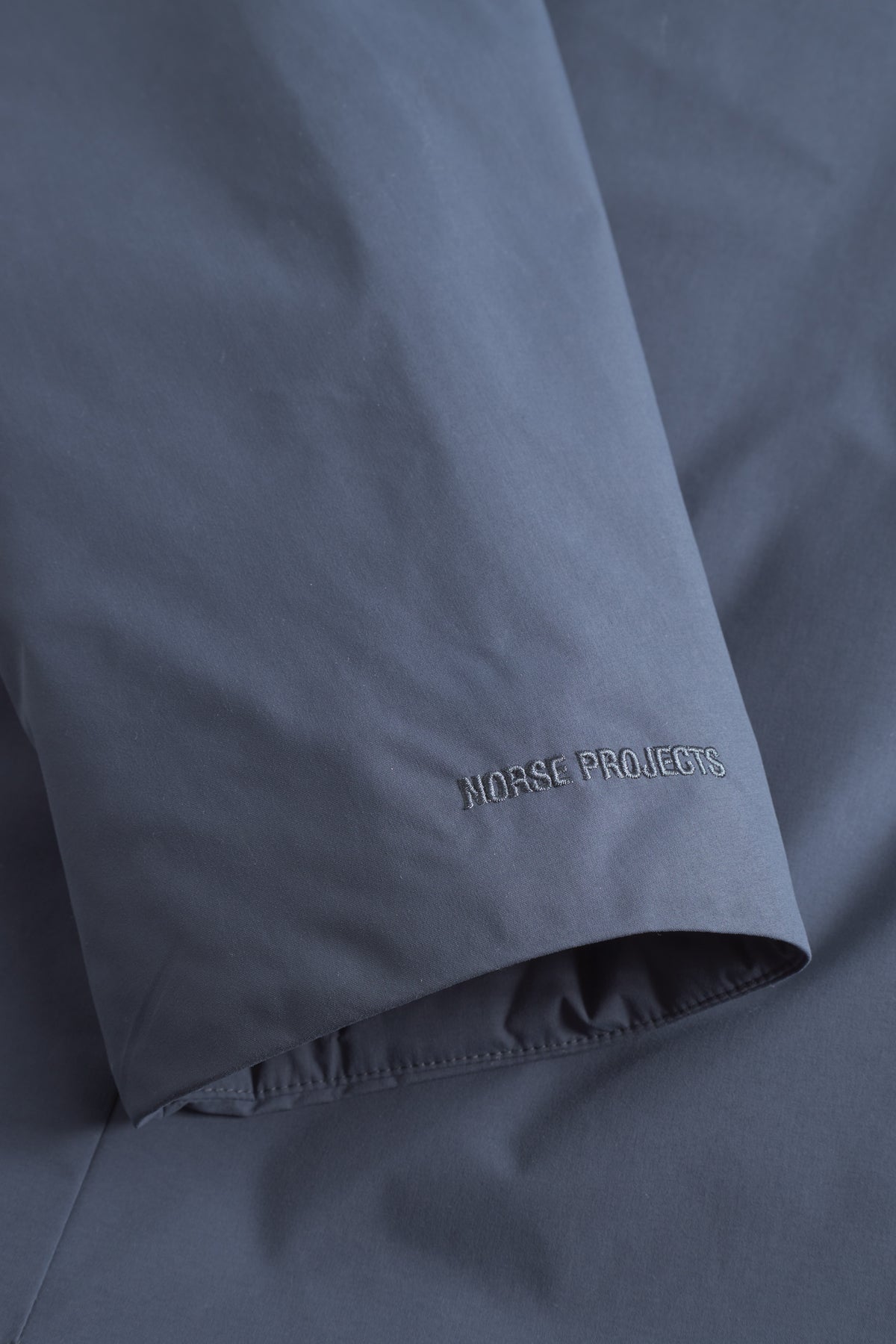 Vargo 2.0 Gore-Tex Windstopper Hooded Raglan Mac